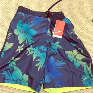 New With Tags Speedo Board Shorts/Swimsuit Men’s M